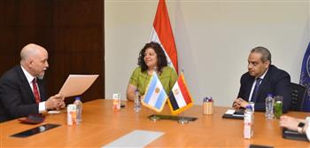   رئيس هيئة الدواء المصرية يلتقي وزيرة صحة الأرجنتين