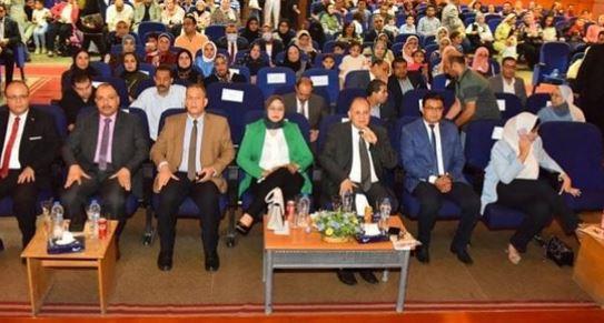 محافظ أسيوط يشهد حفل تخرج طلاب مدرسة النيل المصرية الدولية ويكرم المتميزين
