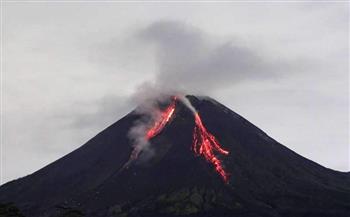   ثوران بركان «أناك كراكاتو» غربي إندونيسيا