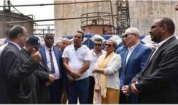   وزيرة البيئة تتفقد مصانع «سكر أرمنت» جنوب الأقصر 