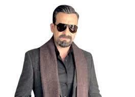 الفنان نضال الشافعي يكشف كواليس تجربته في مسرحية سيدتي أنا