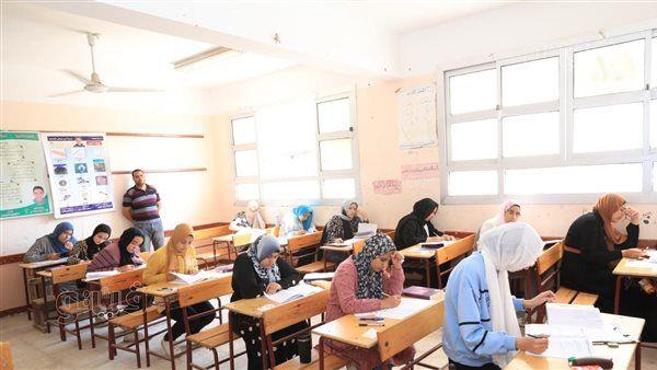 غدا.. طلاب الثانوية العامة يؤدون الامتحان في مادتي الفيزياء والتاريخ