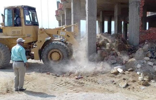 حملات نظافة وإزالة تعديات على أراض زراعية بكفر الشيخ في رابع أيام العيد