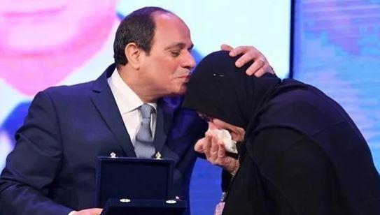 سناء السعيد : المرأة تعيش عصرها الذهبي في عهد الرئيس السيسي..فيديو