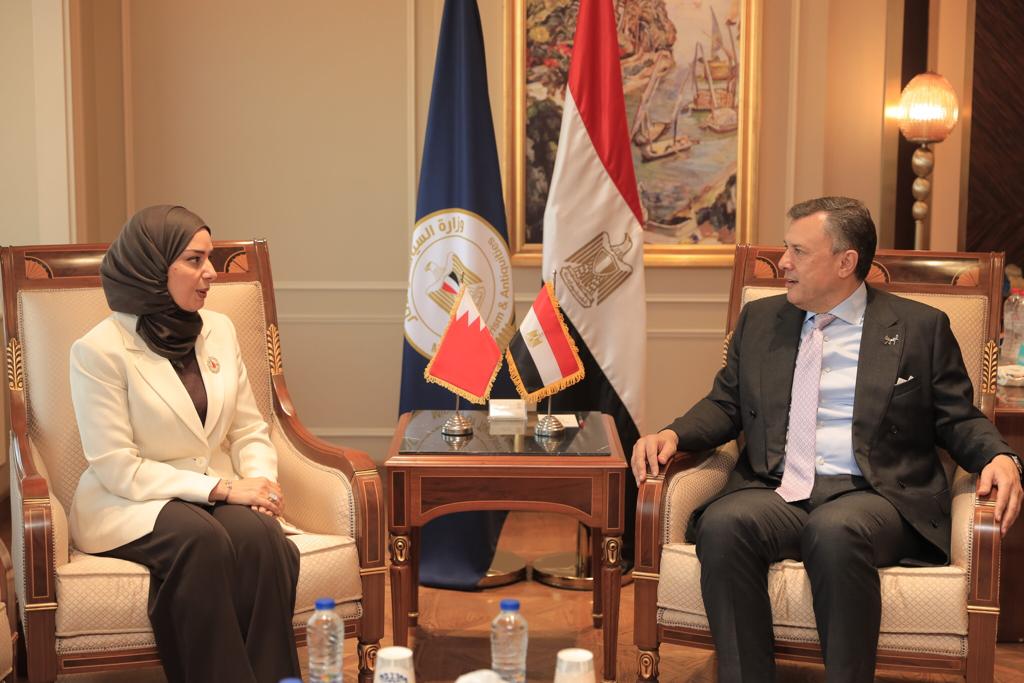 وزير السياحة يستقبل سفيرة مملكة البحرين في القاهرة