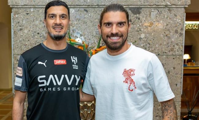 نيفيز يلتحق بمعسكر الهلال في النمسا