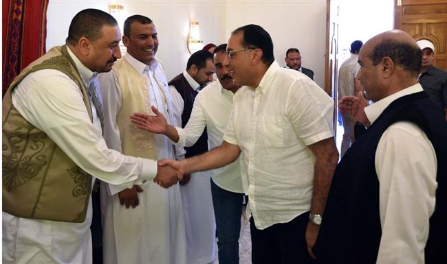 مدبولي يلتقي عددا من كبار المشايخ والعواقل وأعضاء مجلسي النواب والشيوخ بمطروح