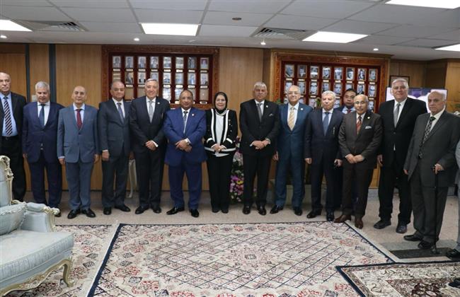 رئيس هيئة قضايا الدولة الجديد يستقبل رئيس المحكمة الدستورية للتهنئة بالمنصب