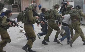   الاحتلال الإسرائيلي يعتقل خمسة فلسطينيين من مناطق متفرقة بالضفة الغربية