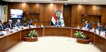   وزير البترول يبحث مع وفد "كاتربيلر" العالمية التوسع في مصر