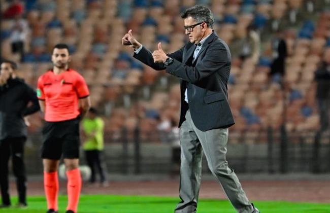 أوسوريو يحذر لاعبي الزمالك من "السوشيال ميديا" قبل القمة