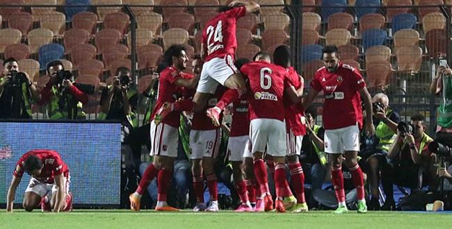 الشوط الأول.. الأهلي يكتفي بثلاثية الشحات ومعلول في مرمي الزمالك