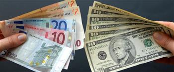   استقرار أسعار الدولار وارتفاع "اليورو" والإسترليني في بداية التعاملات