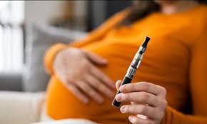   دراسة تحذر من خطورة السجائر الإلكترونية على الحوامل