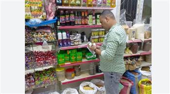   «صحة جنوب سيناء»: ضبط طن أغذية ومشروبات منتهية الصلاحية بحملة بمدينة دهب