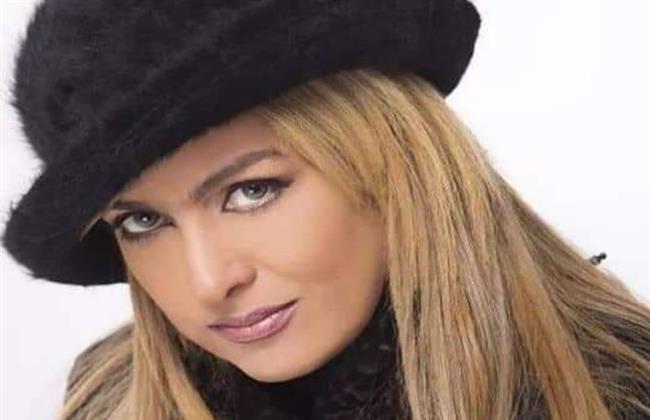 الفنانة سيمون: كرم مطاوع هو أول من اكتشف موهبتي المسرحية