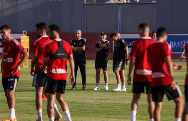 الأهلي يواصل تدريباته استعدادا لمباراة المقاولون العرب
