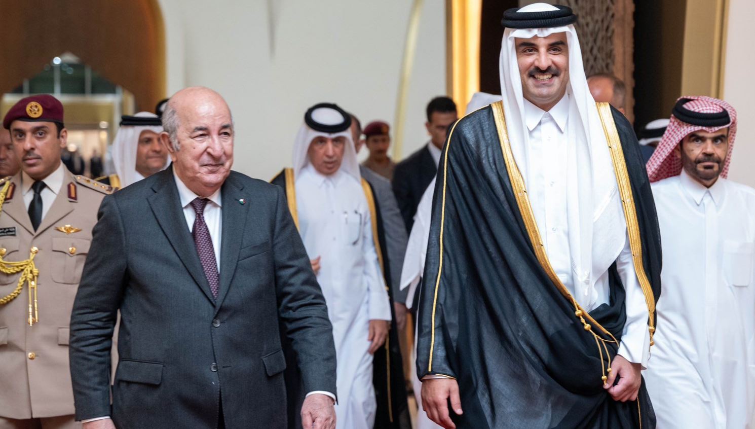الرئيس الجزائري يصل إلى الدوحة في زيارة لمدة يومين