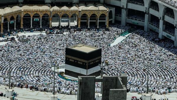 اختفاء ظل الكعبة.. غدا التعامد الثاني للشمس على الكعبة المشرفة