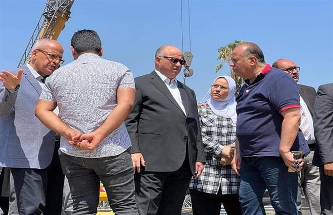 محافظ القاهرة يتفقد أعمال إزالة العقارات المحيطة لكوبري العاشر بمصر القديمة