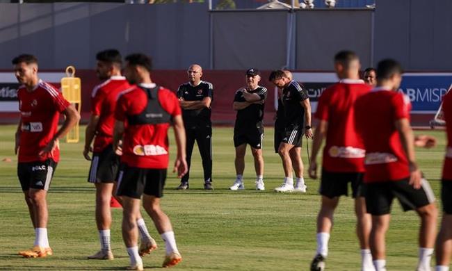 الأهلي يختتم تدريباته استعدادا لمواجهة المقاولون غدا في الدوري الممتاز