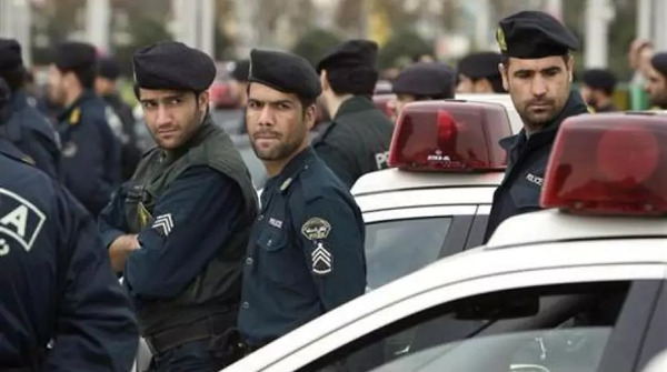 «نزولا عند الرغبة الشعبية».. إيران تسير دوريات شرطة لمواجهة منتهكات قوانين الحجاب