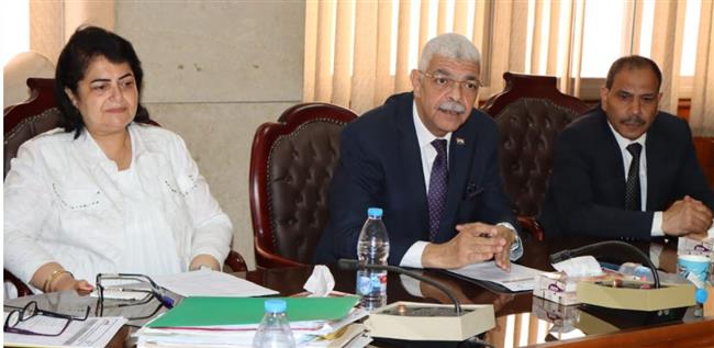 القاصد يجتمع بالإدارة الهندسية بالجامعة 