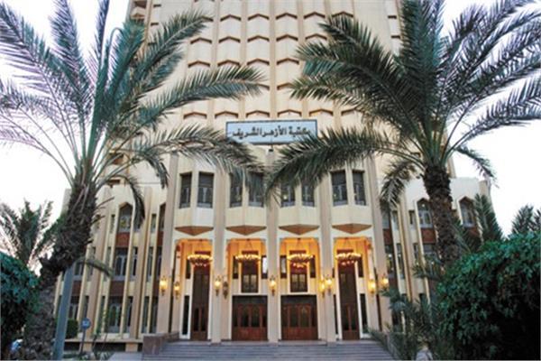 الأزهر يعرض مخطوطات تاريخية يتجاوز عمرها مئات السنين لجمهور معرض كتاب الإسكندرية