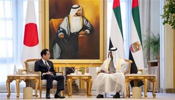   الرئيس الإماراتي ورئيس وزراء اليابان يبحثان سبل تعزيز علاقات التعاون الثنائي