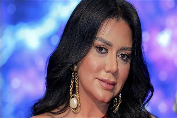 رانيا يوسف تتصدر الترند بعد صورة لبنان