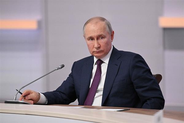 بوتين يعقد اجتماعا حكوميا حول الوضع في جسر القرم