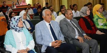 "تجارة أسيوط" تنظم ندوتين توعويتين لطلابها حول ثورة 30 يونيو