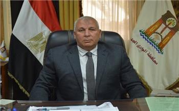 محافظ الوادي الجديد يبحث مع رئيس التنمية الحضرية الموقف التنفيذي لمشروعات التطوير بالمحافظة