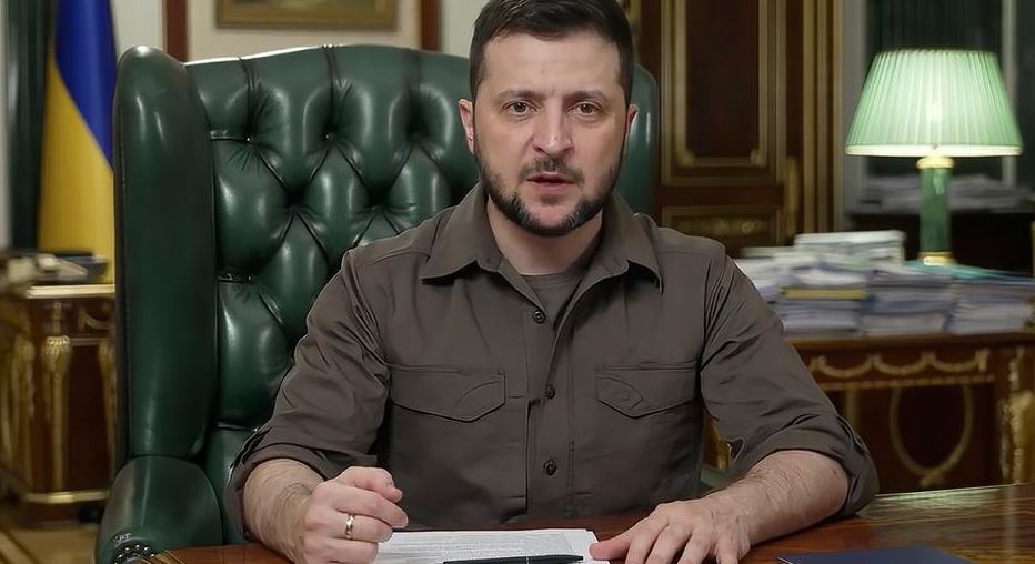 "زيلينسكي" يتهم روسيا بالاستهداف "المتعمد" لمنشآت تصدير الحبوب