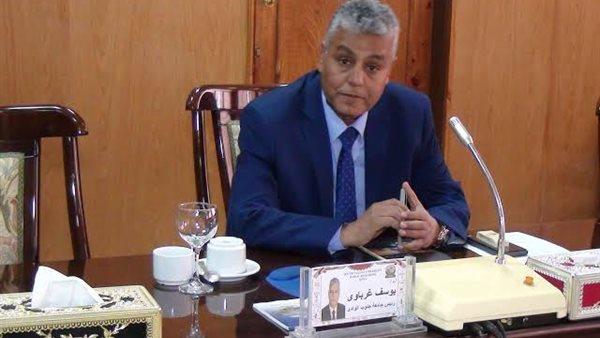 البركة في السماعات.. رواد التواصل الإجتماعي يتداولون نبأ رسوب طلاب طب قنا