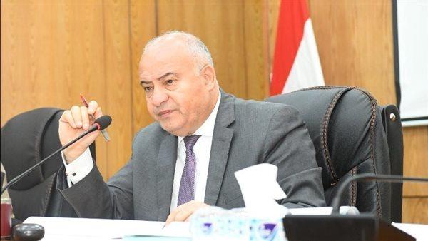 بتكلفة 303 مليون جنيه.. محافظ قنا يطلق إشارة تشغيل مشروع صرف صحي قرى "أبوتشت" 