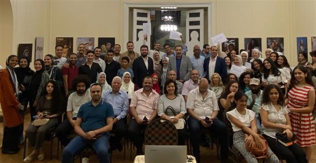 "التطبيقية" تقدم إبداعات الفوتوجرافيا والسينما بالروسي