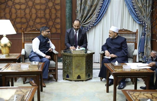 شيخ الأزهر يستقبل نائب مستشار الأمن القومي الهندي