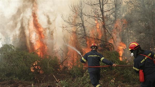 ليتوانيا ترسل فريق إطفاء إلى اليونان