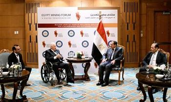   وزير البترول يلتقى رئيس شركة "AKH gold" الإنجليزيه للتعدين العاملة في مصر 