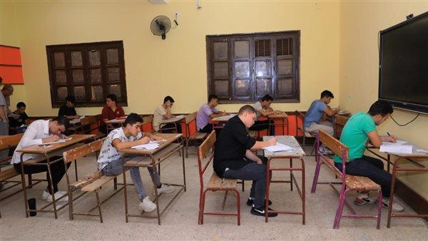 "التعليم": رصد 6 حالات غش إلكتروني بمادتي الفيزياء والتاريخ