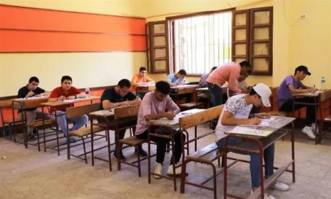 البحيرة.. "الثانوية العامة" بشعبتيها تواصل اليوم امتحاناتها في مادتي الفيزياء والتاريخ
