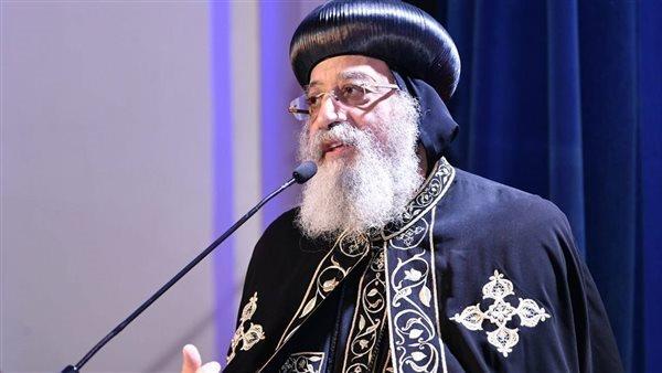 البابا تواضروس يتعافى من إصابته بالعصب السابع ويعود لمقره بالقاهرة