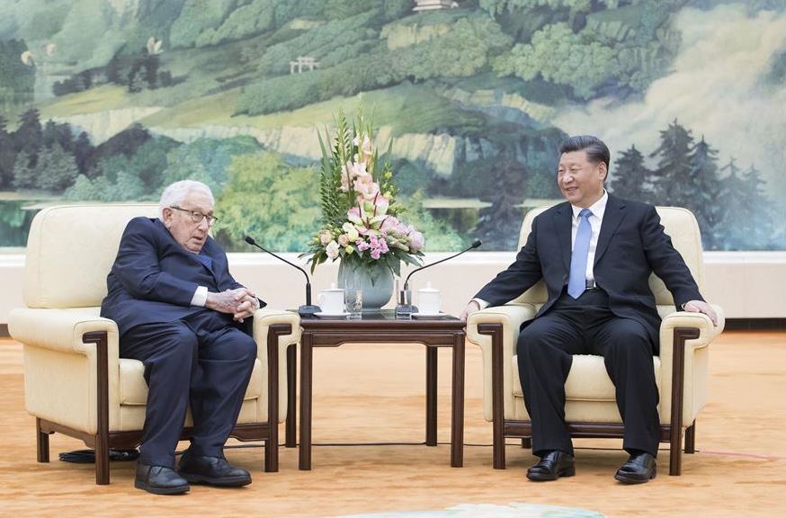 الرئيس الصيني يلتقي وزير الخارجية الأمريكي الأسبق "كيسنجر"