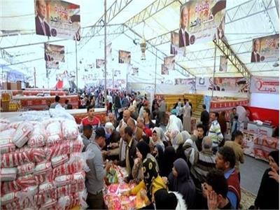 فى يومها الـ322.. إقبال كبير من المواطنين على منافذ "كلنا واحد" 