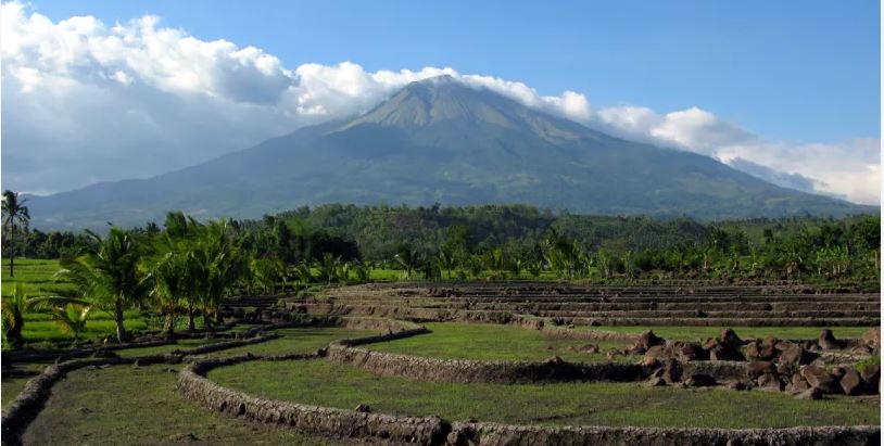 الفلبين تحذر من زيادة النشاط الزلزالي في بركان «كانلاون»