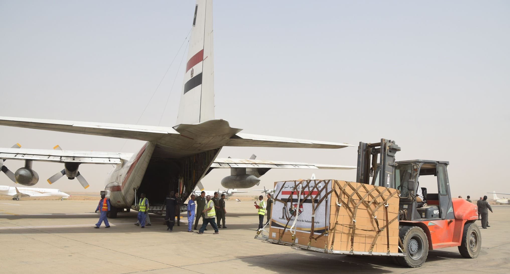 مصر ترسل شحنات إنسانية مقدمة من جامعة الدول العربية للشعب السوداني