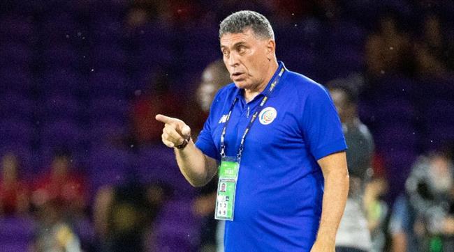 إقالة مدرب منتخب كوستاريكا