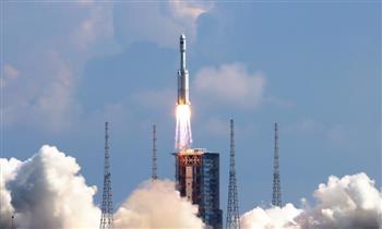   الصين: تطوير صاروخ حامل جديد ومركبة فضائية للهبوط على سطح القمر