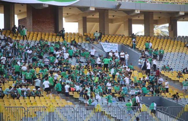 بالصور .. توافد جماهير المصري على ملعب برج العرب